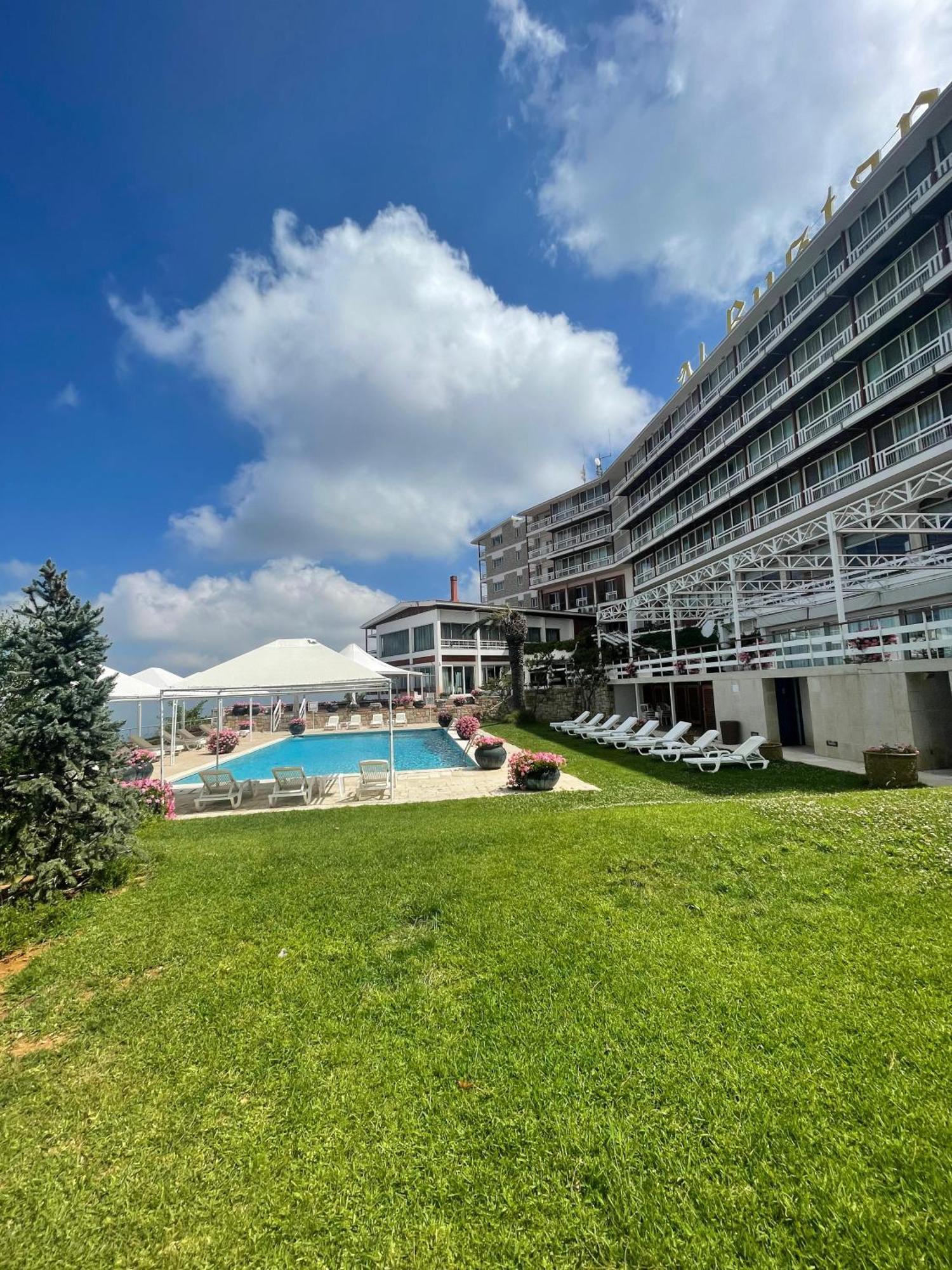 Hotel Al Bustan Beit Mery Екстер'єр фото
