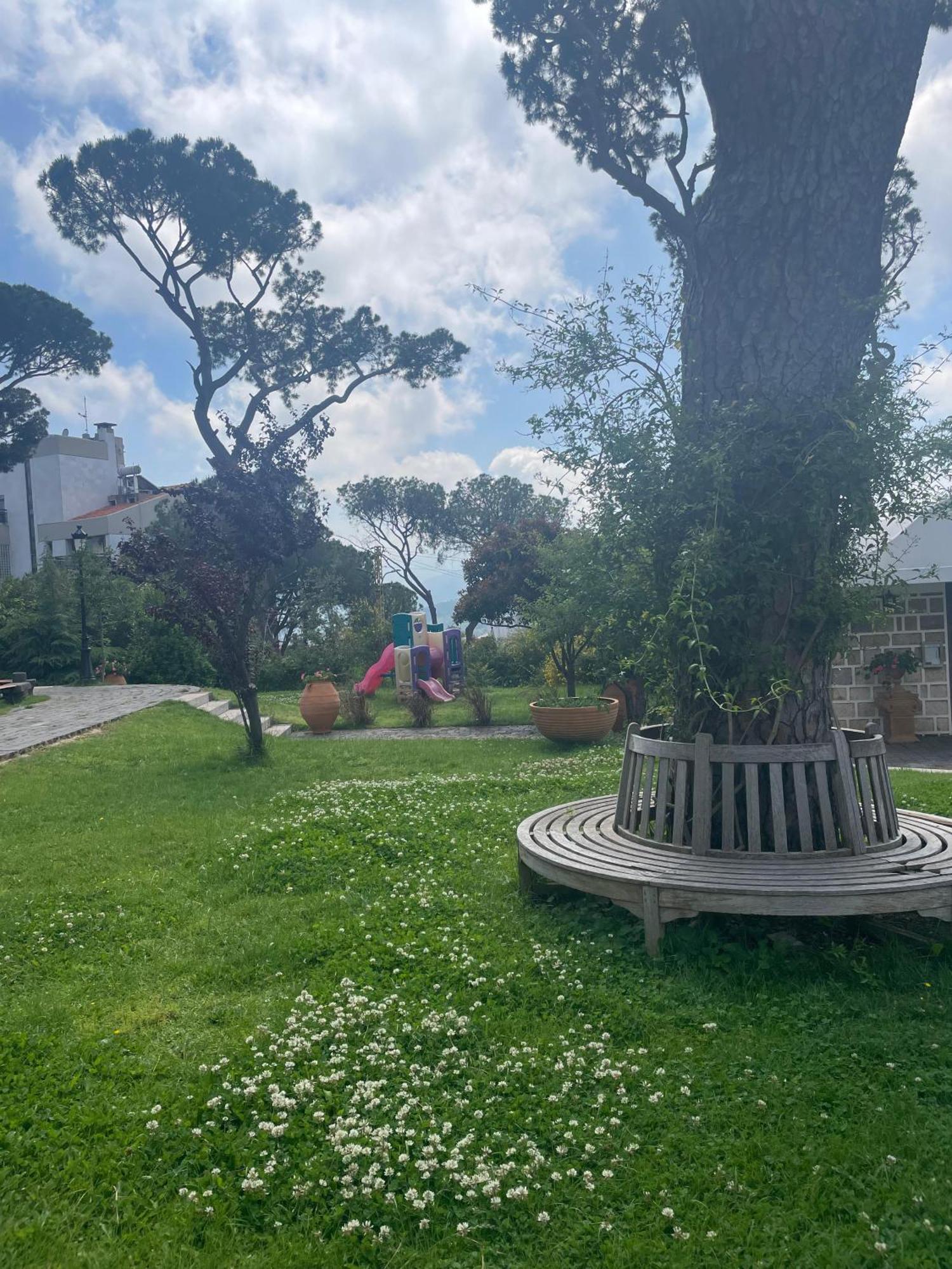 Hotel Al Bustan Beit Mery Екстер'єр фото
