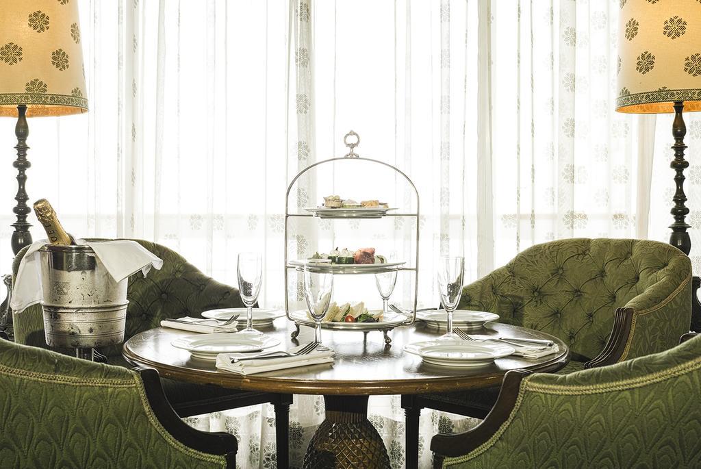 Hotel Al Bustan Beit Mery Екстер'єр фото