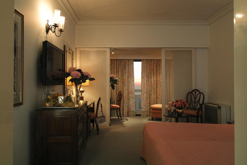 Hotel Al Bustan Beit Mery Екстер'єр фото