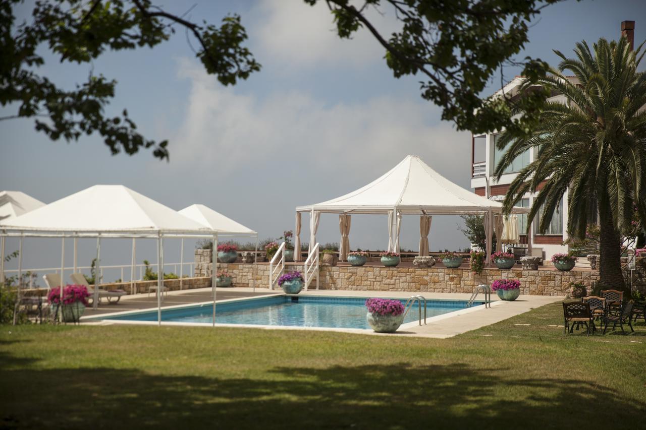 Hotel Al Bustan Beit Mery Екстер'єр фото